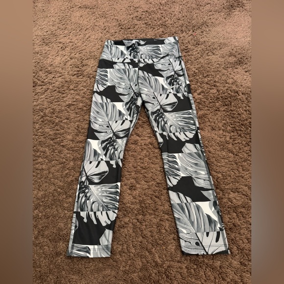 2 FOR $25Nike Dri-Fit Leaf Print Botanical Black Power Crop Leggings High Rise S - Picture 2 of 9